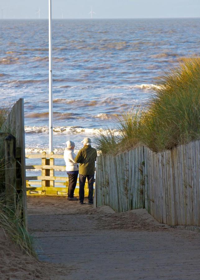 Formby Pinewood Studio Bed & Breakfast Exterior photo